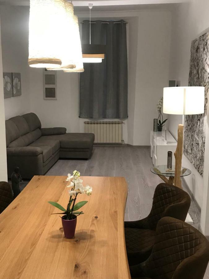 Lovely Apt Really Downtown - Free Private Parking Included! - Генуа Екстериор снимка