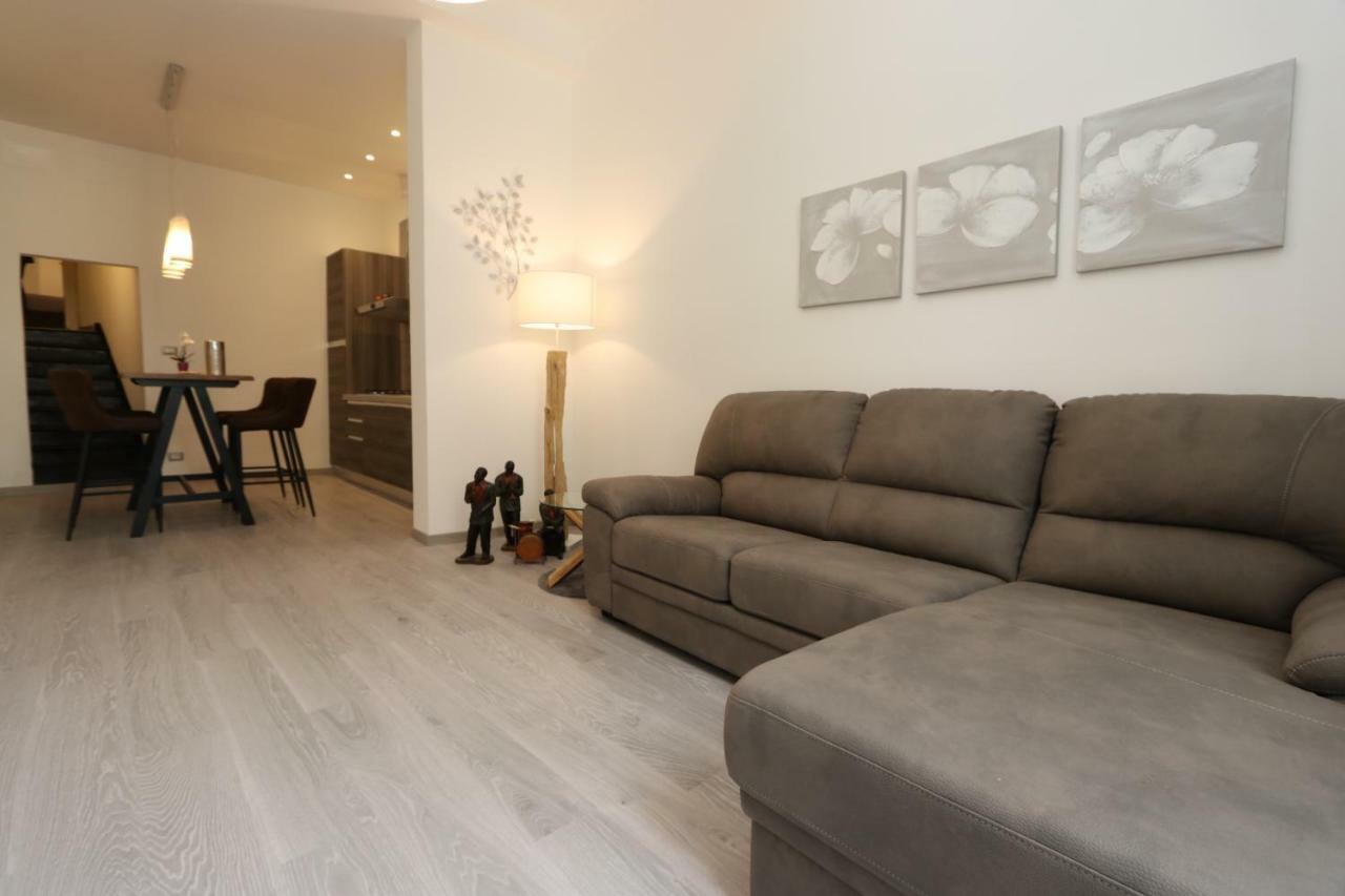Lovely Apt Really Downtown - Free Private Parking Included! - Генуа Екстериор снимка